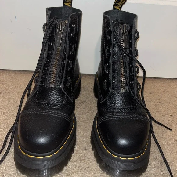 Dr. Martens Sinclair women’s 10 NWOT - Picture 5 of 5
